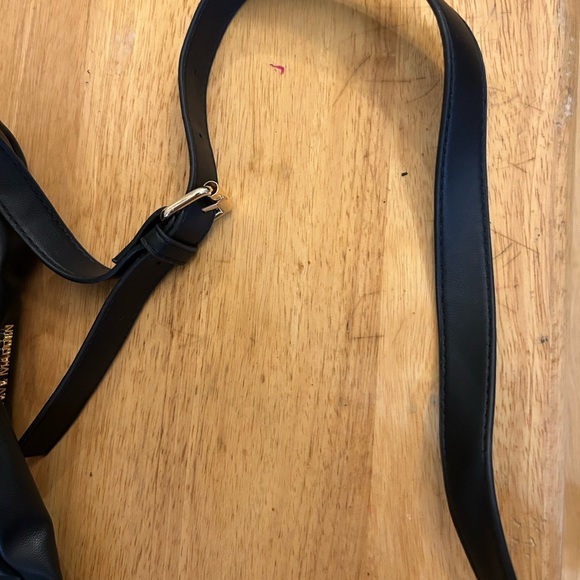 Steve Madden Black Puffer Shoulder Strap/ Crossbody Strap Bag - Picture 2 of 15